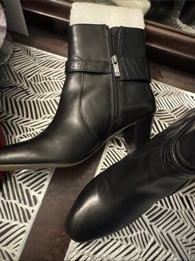 Anne Klein Black Leather Ankle Booties with Side Zip
